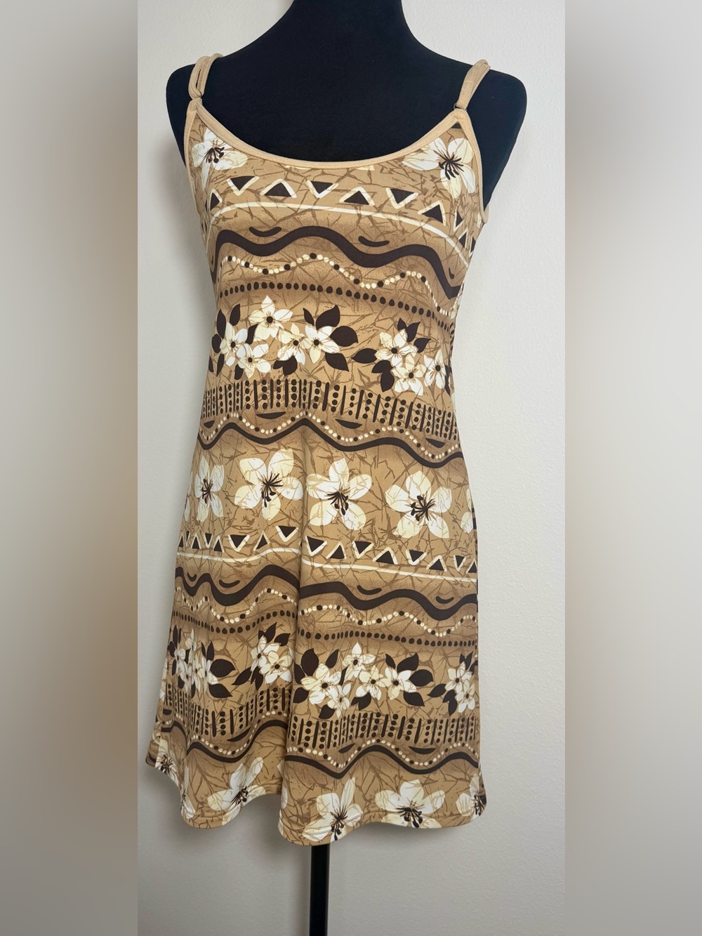 VTG Hip Up Boho Floral Print With Adjustable Straps Dress Size Large
Like New! - Picture 2 of 7